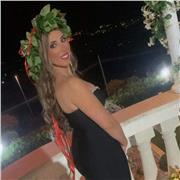 Docente di italiano impartisce lezioni